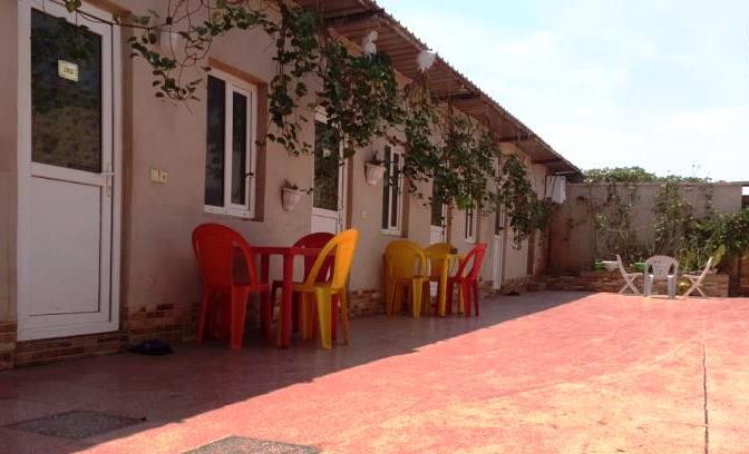 hostel hormuz island