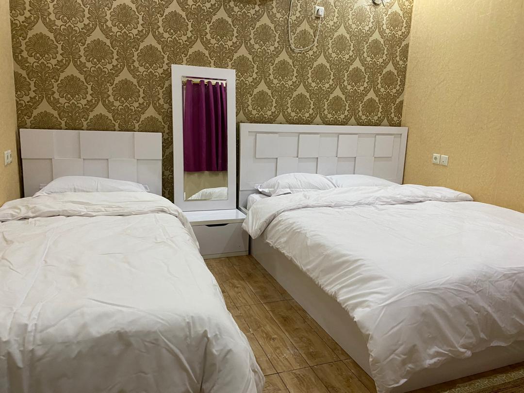 اقامتگاه قیمت مناسب تمیز هتل سرخ هرمز