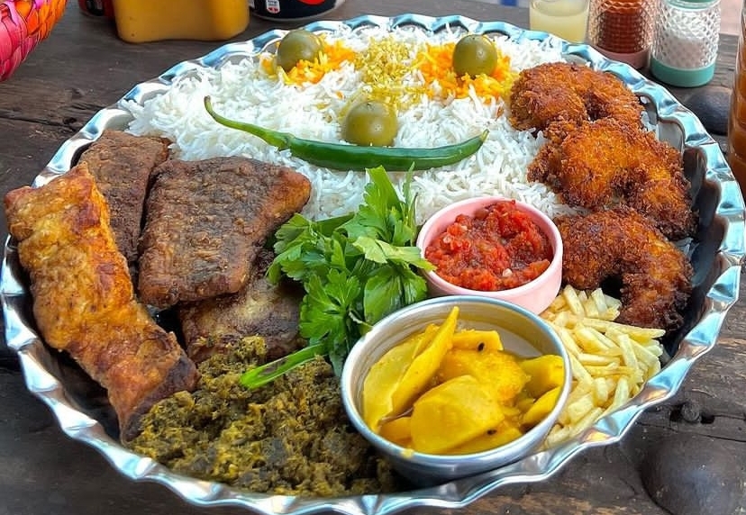 red beach restaurant hormuz