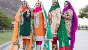 سوغات جزیره هرمز 9 سوغات جزیره هرمز خاک رنگی صدف لباس محلی