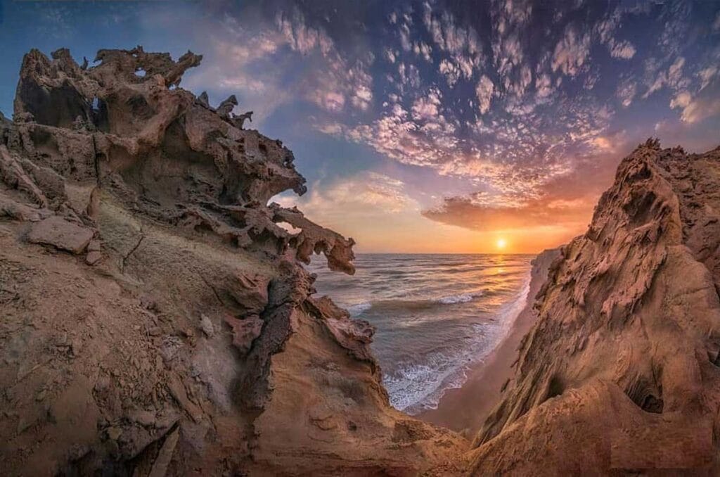 دره مجسمه ها در جزیره هرمز