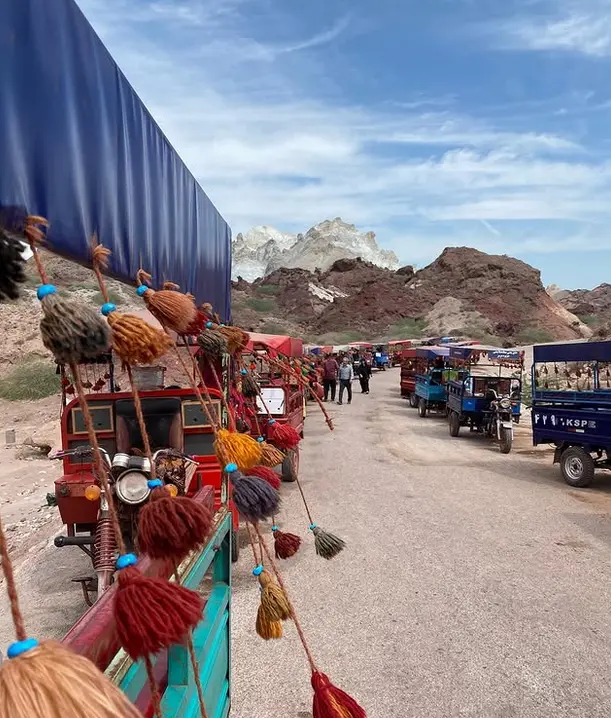 Red Beach transport service in Hormuz Island
