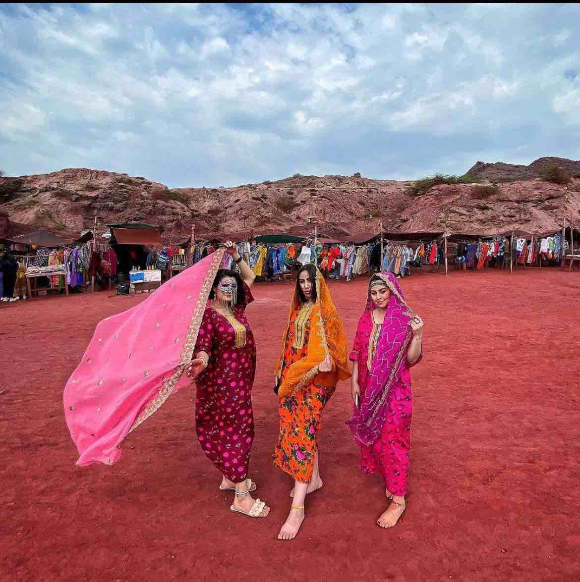 Women Hormuz tour with traditional Bandari dress