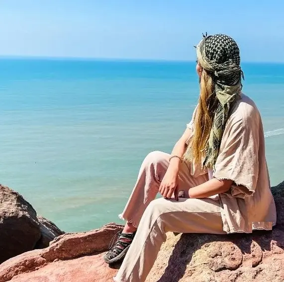 Traveler enjoying sea view during Hormuz Island tour